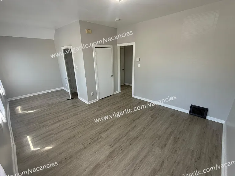 4714 Tod Ave — Photo 8