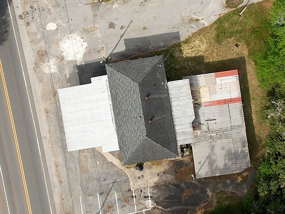 3rd image of 510 S Camellia Blvd