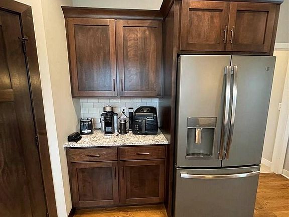 4th image of 614 La Quinta Ct