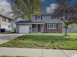 11704 Elm St, Omaha, NE 68144