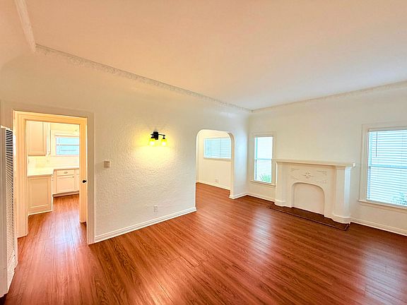 5th image of 2747-2751 Pomeroy Ave