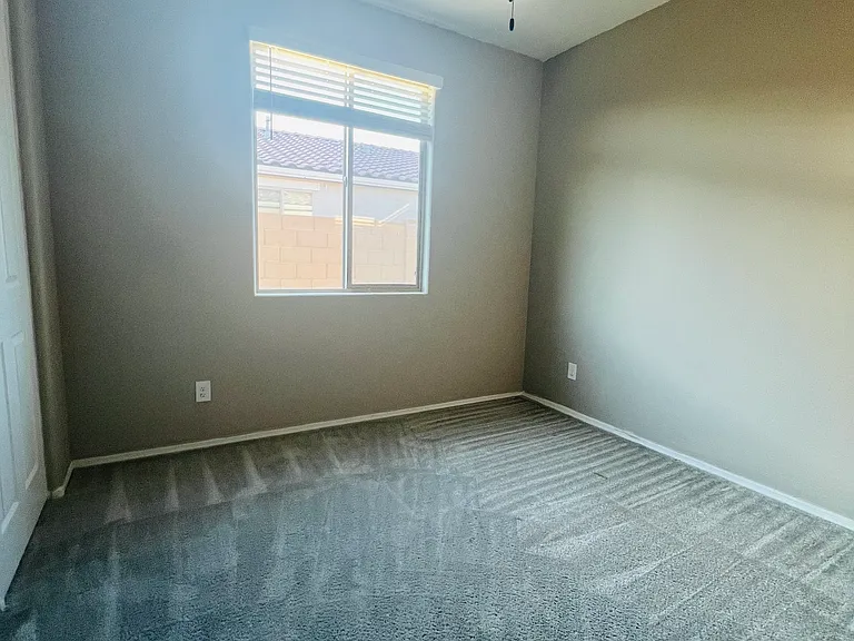 272 E Hawaii Dr — Photo 12