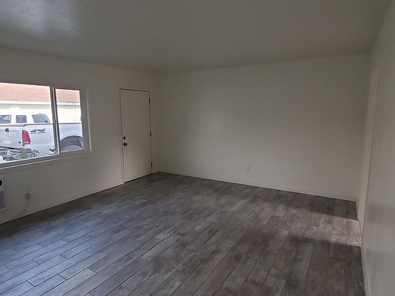 5th image of 25424 Van Leuven St