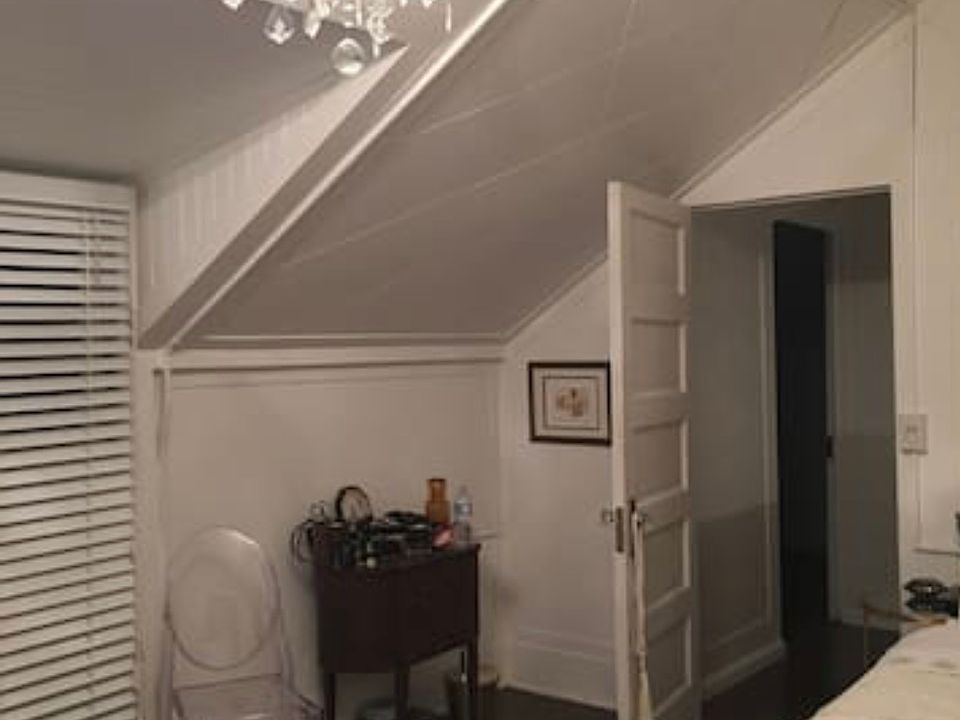 1st image of 209 W Arrellaga St