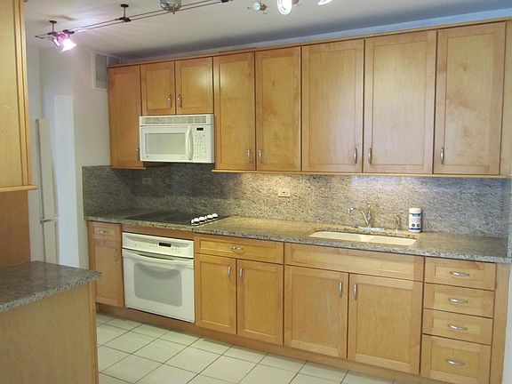 5th image of 5455 N Sheridan Rd APT 906