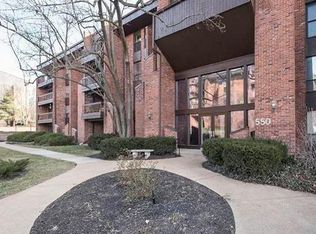 550 Coeur De Royale Dr APT 107, Saint Louis, MO 63141