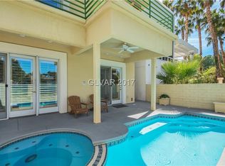 2829 Queens Courtyard Dr, Winchester, NV 89109