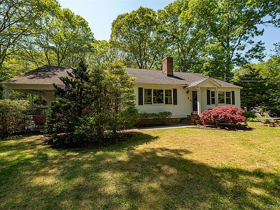 3rd image of 179 Dix Hills Road