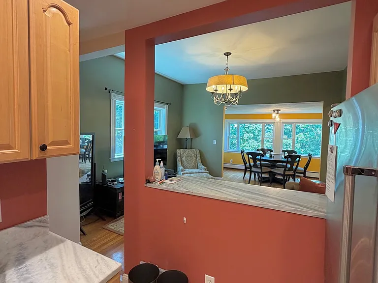 81 Munroe St — Photo 3