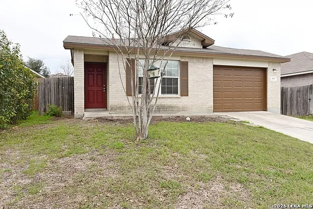 3 bed, 2.0 bath, 1108 sqft, $1,500 — Photo 1