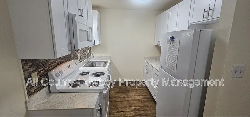 3 bed, 1.0 bath, 1000 sqft, $1,575 — Photo 4