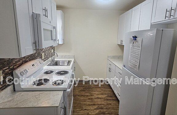 4th image of 1015 E 8th St