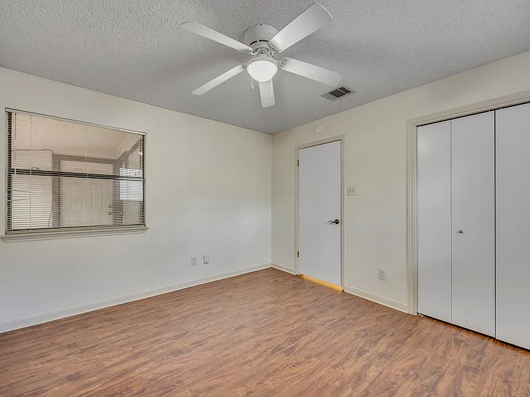 3003 W Slaughter Ln #B — Photo 8