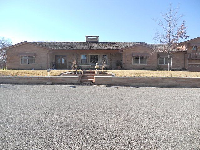 1st image of 2807 Westridge Dr