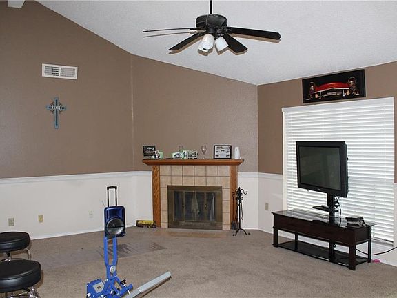 2nd image of 2505 Liberty Ln