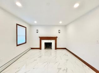 5652 212th St #2F, Oakland Gardens, NY 11364