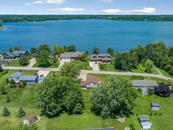 4320 Roberds Lake Trl, Faribault, MN 55021