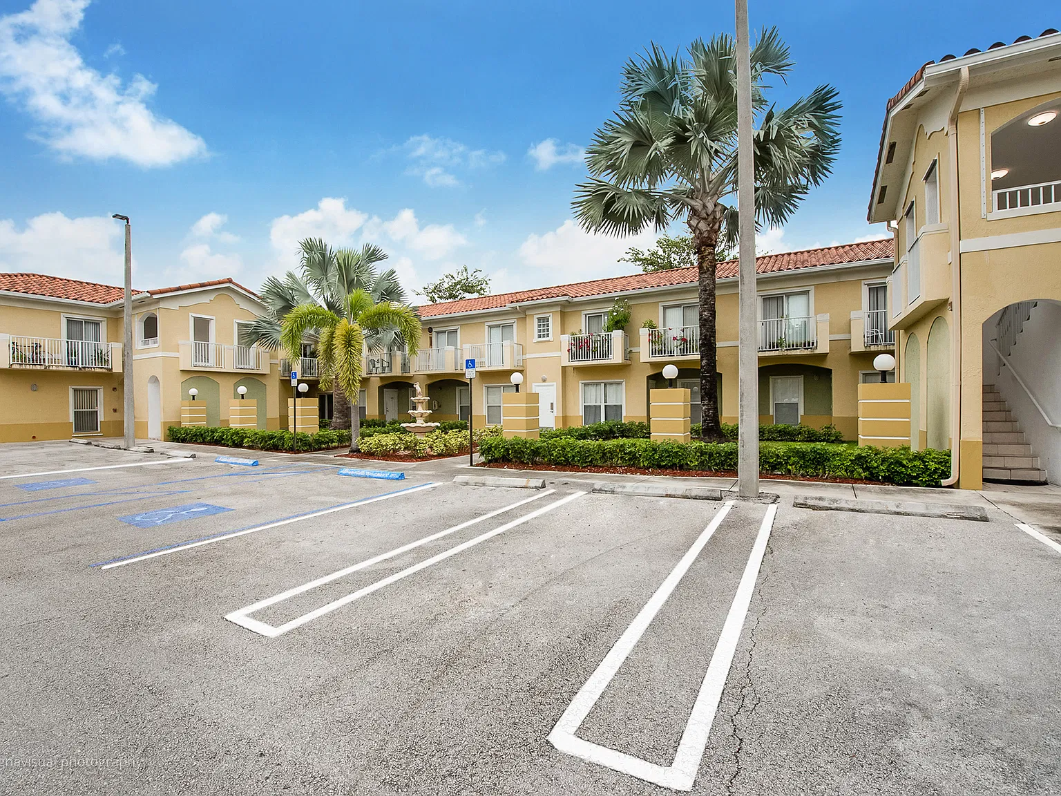 1 bed, 615 sqft, $1,725 — Photo 1