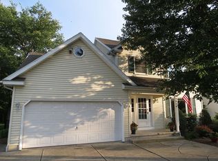 395 Dodge Rd, Getzville, NY 14068