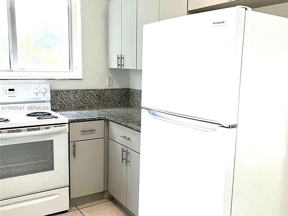 5th image of 2121 SW 4th St APT 2