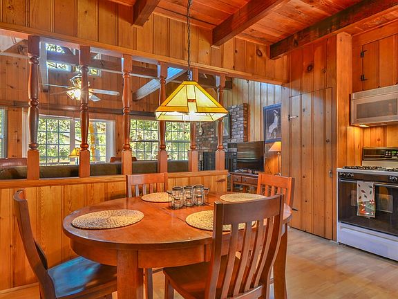 5th image of 370 Heliotrope Dr