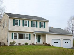 9 Woodchuck Ct, Norwalk, CT 06854