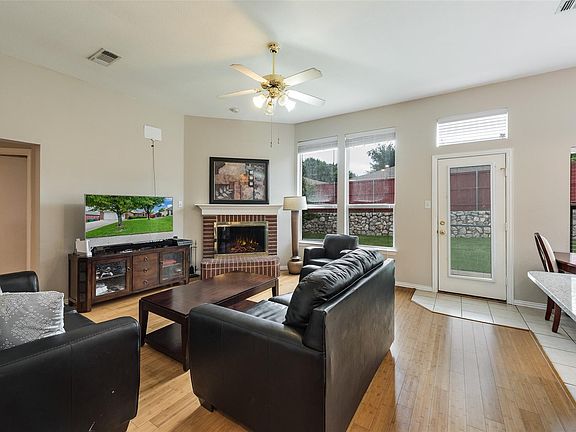 4th image of 4909 Rustic Ridge Dr