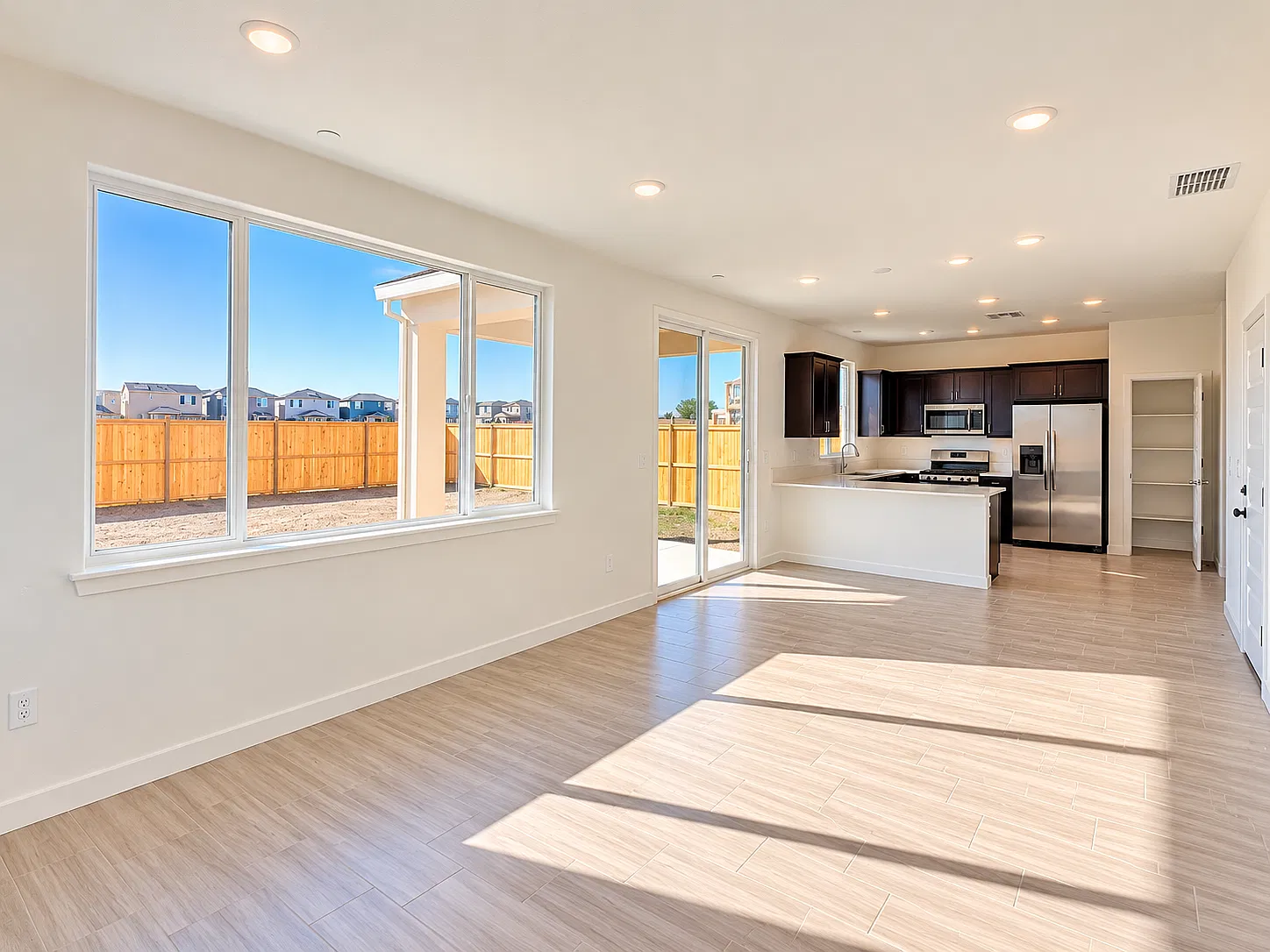 3 bed, 2.5 bath, 1454 sqft, $2,999 — Photo 3