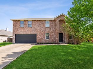 206 Long Prairie Dr, Forney, TX 75126