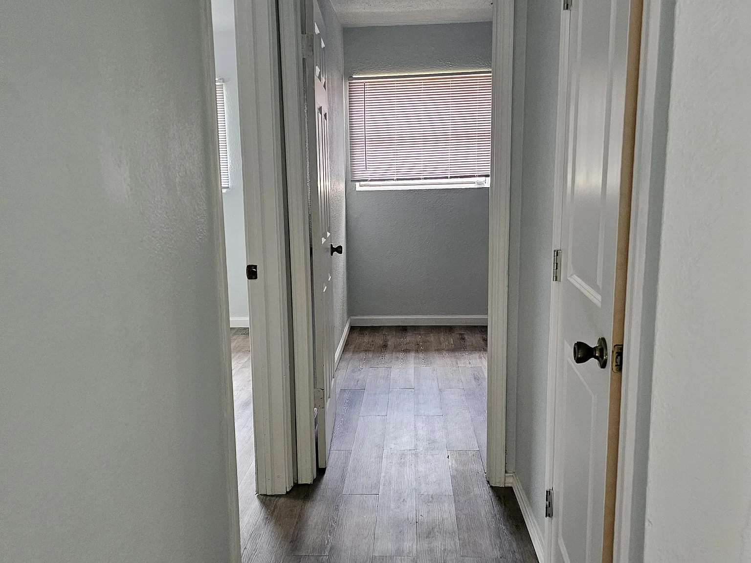 3 bed, 1.5 bath, 911 sqft, $1,150 — Photo 3