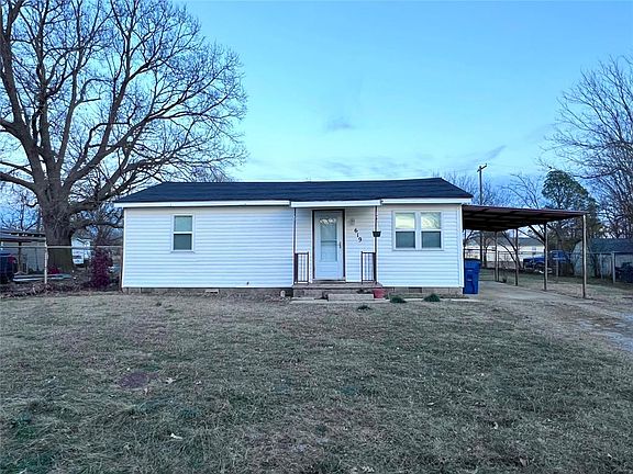 3rd image of 619 N Hyden