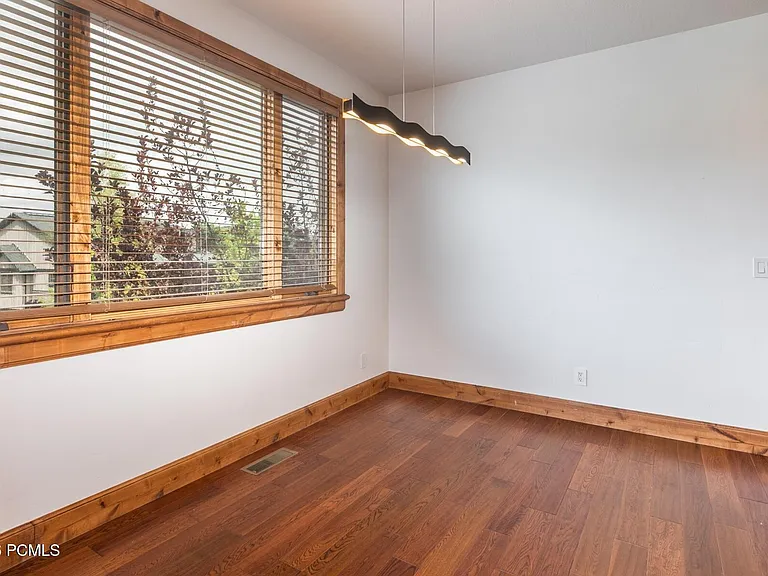 1242 W Stillwater Dr — Photo 5