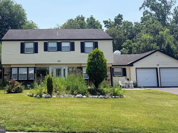 25 Traynor Ln, Willingboro, NJ 08046