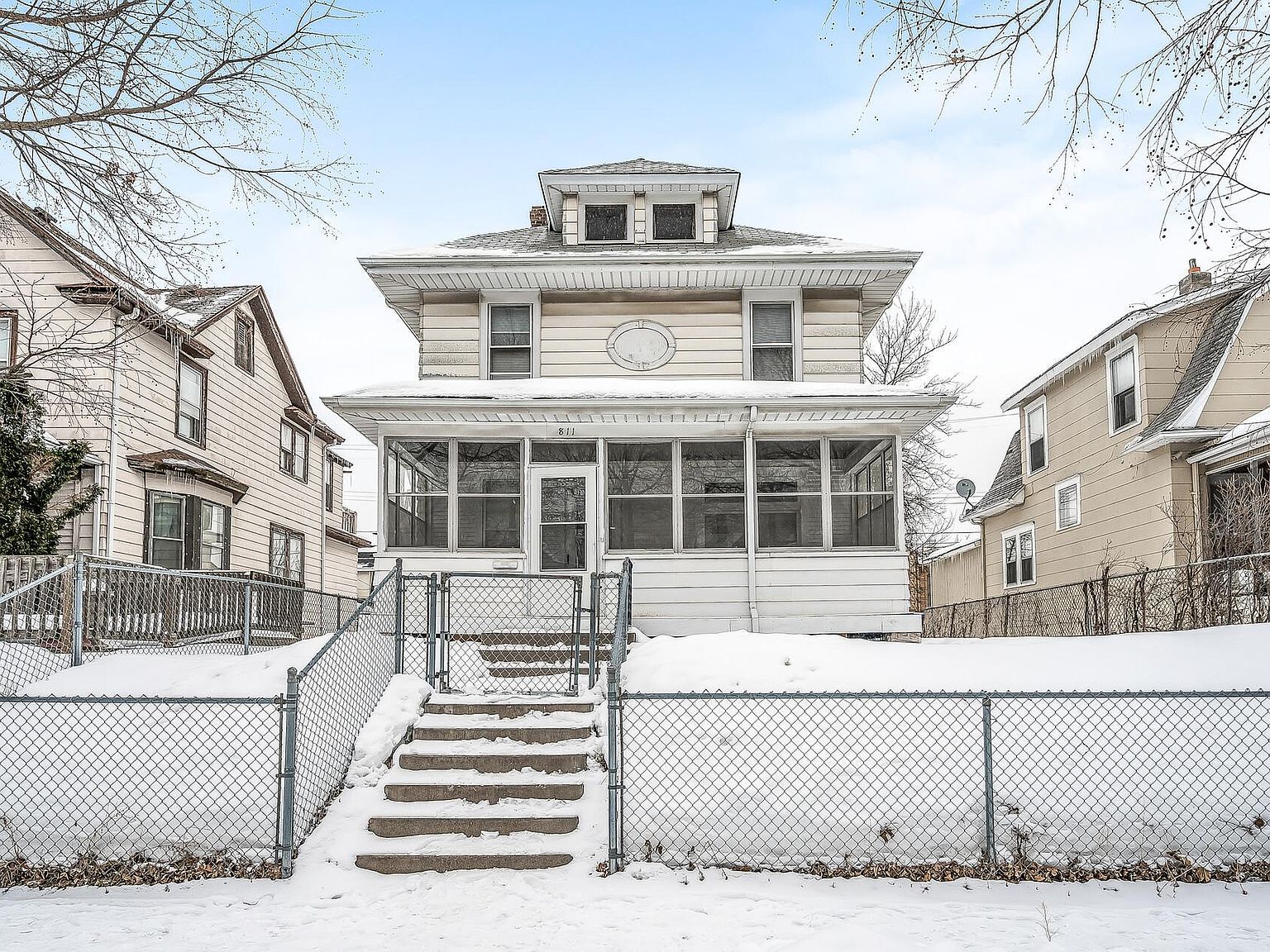 Hanson brothers' childhood home in Mounds up for sale