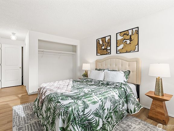 4th image of 2020 Grant Avenue S #A202