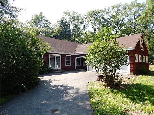 1st image of 8 Upland Dr