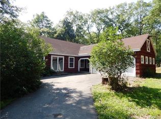 8 Upland Dr, Garrison, NY 10524