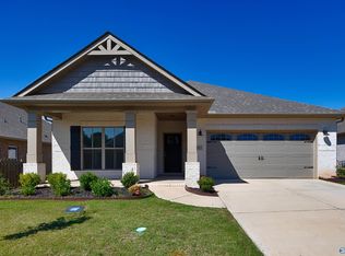 21983 Natures Cove Dr, Athens, AL 35613