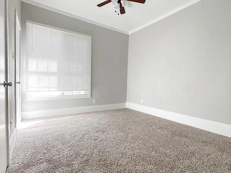 608 N Adelaide St — Photo 22
