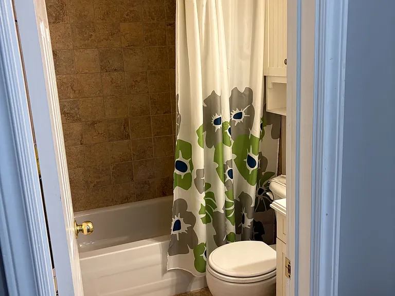 137 Madoc Dr — Photo 23