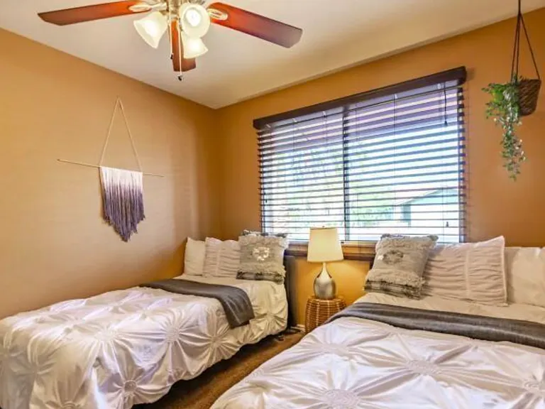 1321 E La Jolla Dr — Photo 11