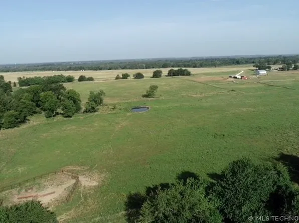 1 Bobby Tomlinson Rd, Bennington, OK 74723