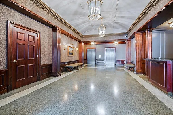 Sold by William Raveis Real Estate | media 15