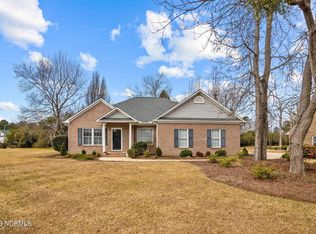 103 Neuchatel Rd, New Bern, NC 28562