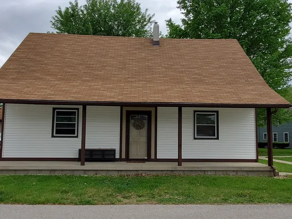 35 Meadow Dr, New Palestine, IN 46163