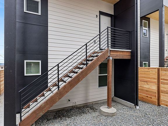 5th image of 1129 Fawcett Ave #D