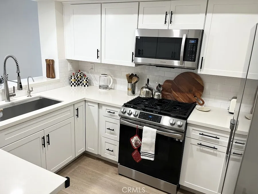 2 bed, 1034 sqft, $3,500 — Photo 4
