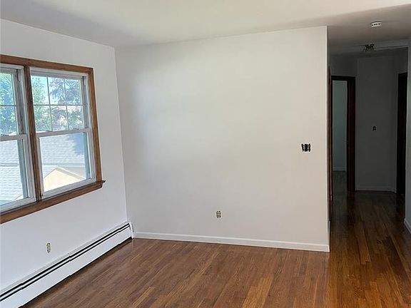 5th image of 519 Folk St