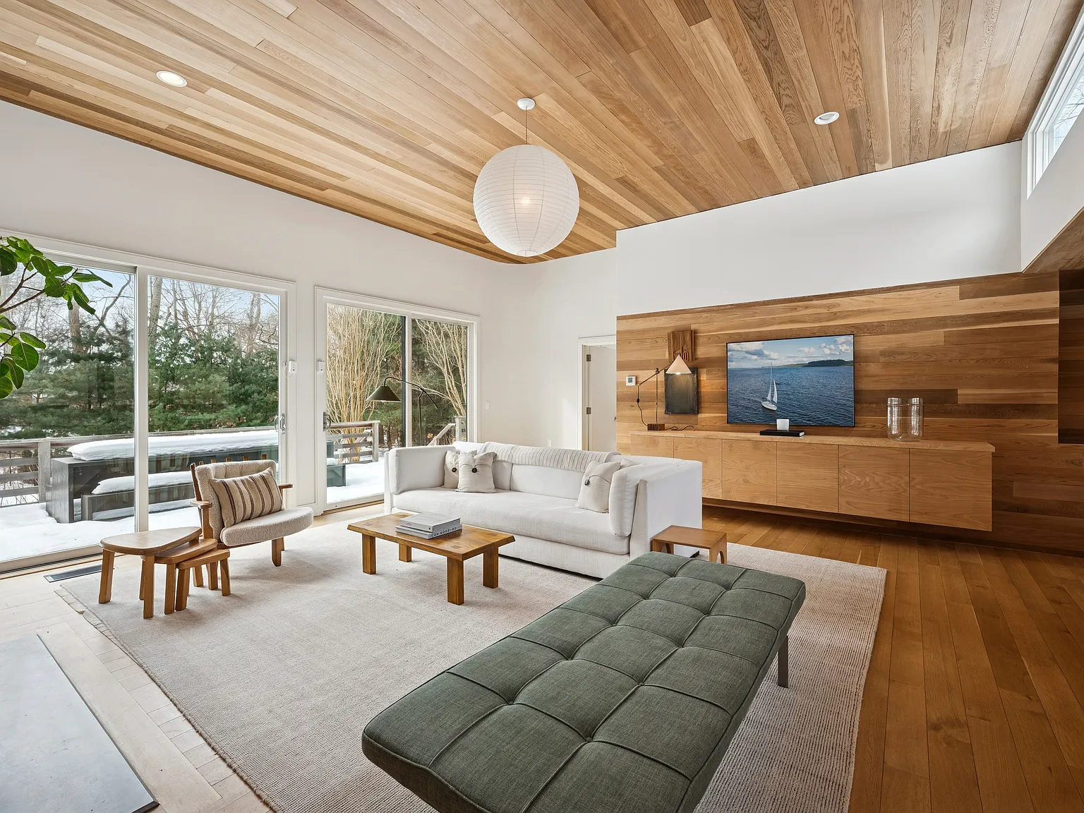 Architectural Modern Retreat in Amagansett — Photo 3