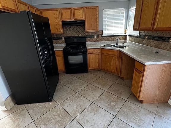 4th image of 12241 Saint Mark Ave